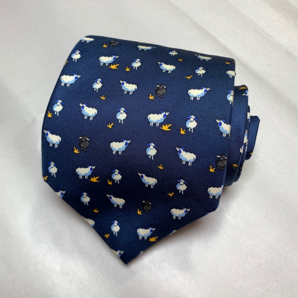 Brooks Brothers 346 Mens Navy Blue Silk Sheep Novelty Pattern Tie Made USA READ